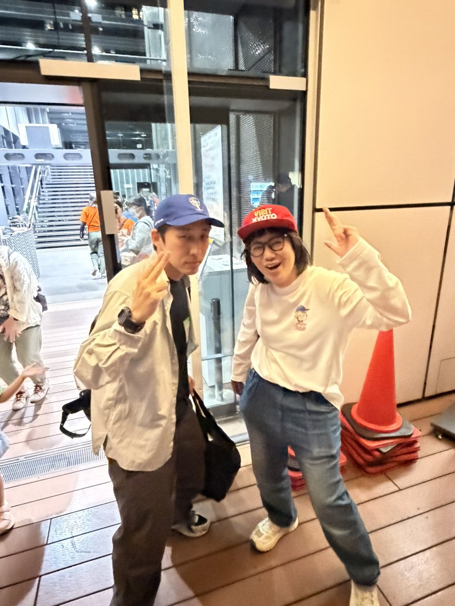 涙腺の閉め忘れでなんかずっと泣いてしまって、困ってますが、のりちゃんと高阪さんが赤と青で可愛くて助かりました🧲🧲