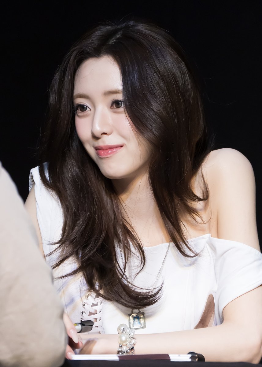 빈털터리 tweet media