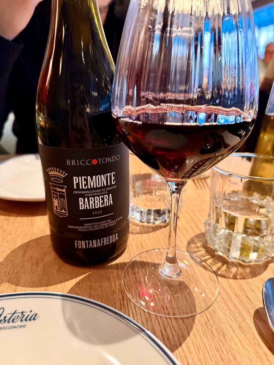 LostSounds__'s tweet image. A gorgeous Italian in London’s West End. Get a wife who can do both classy + dirty, gritty urban.

That’s what happens when you grew up poor + worked hard to become successful. All. By. Yourself. No help from anyone.

#SelfMade #Classy #EveryNightIsDateNight #LuckyGirl #MyLove