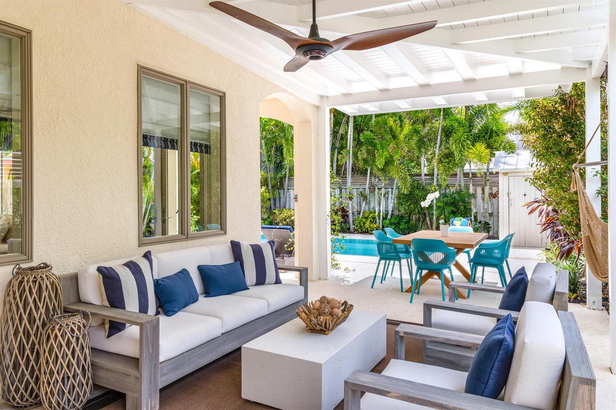 HistoricR53187's tweet image. Elevate your lifestyle in this extraordinary island oasis, where spacious luxury meets serenity in the prestigious Casa Marina district. Surround yourself with loved ones and unlock a world of possibilities, just moments from Duval Street. historickeywestvacationrentals.com/vacation-renta…

#KeyWest