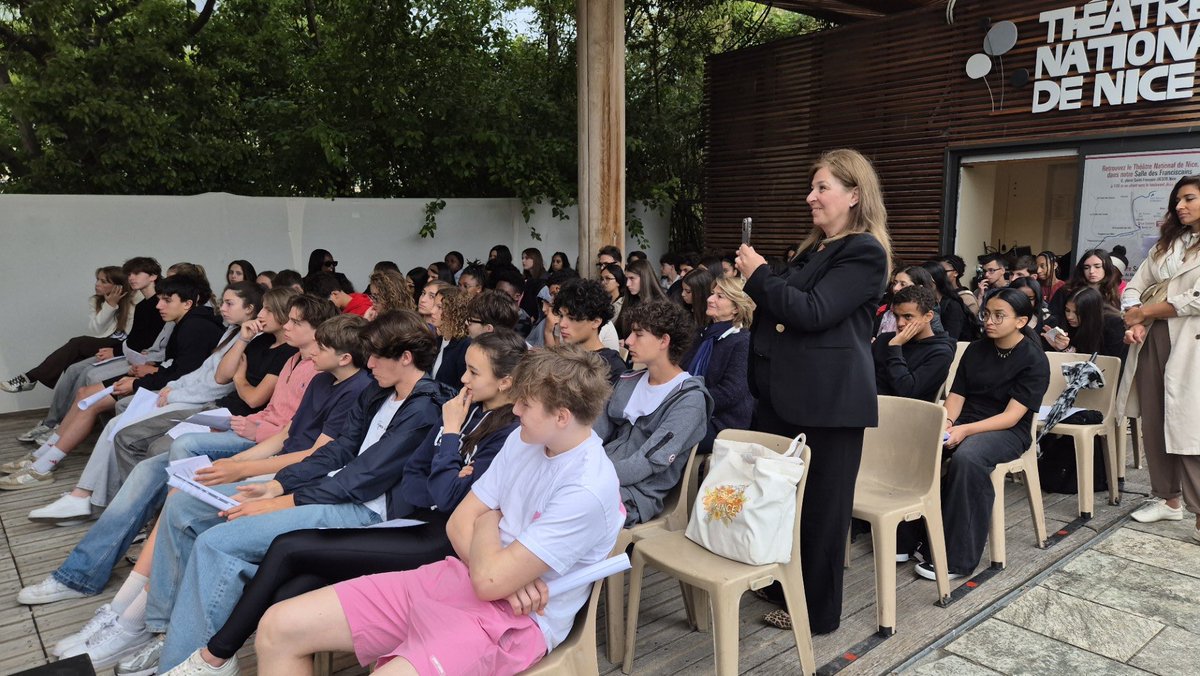 NatachaChicot's tweet photo. Très beau moment ce matin au Théâtre National de Nice pour la 7e édition des « Lettres à… ».
Un marathon des mots où les élèves ont écrit à leur “ennemi”.
Un thème fort, propice à l’introspection.
Bravo pour leur engagement et l’émotion qu’ils ont su transmettre. https://t.co/yjlo0p3h0k
