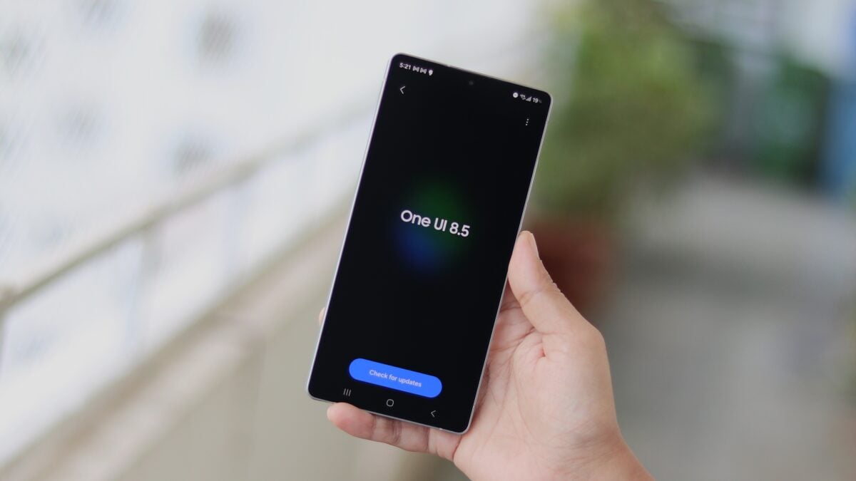 Galaxy Updates tweet media