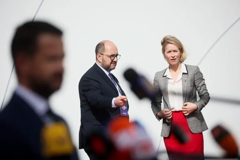 ReporteYa's tweet image. #4May #Europa #OTAN #Defensa
La UE defendió reforzar el pilar europeo de la OTAN tras el anuncio de EE.UU. de retirar 5.000 soldados de Alemania en los próximos meses. – @EFEnoticias
