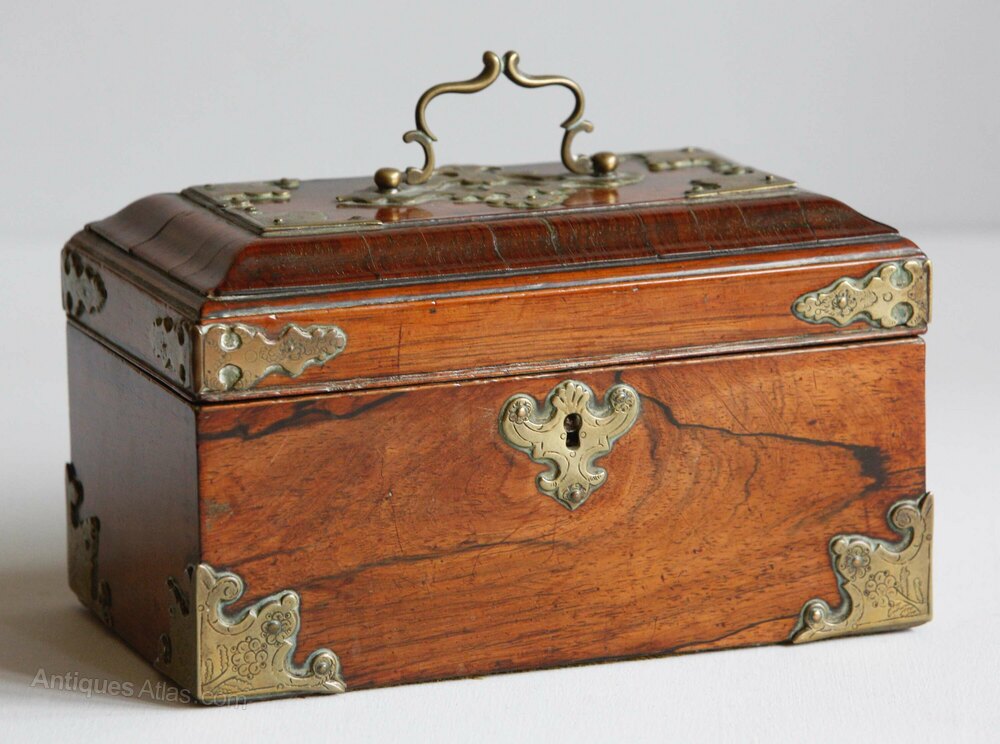 antiques_atlas's tweet image. Explore our exceptional collection of over 1200 antique boxes for sale on ✨Antiques Atlas✨ antiques-atlas.com/antiques/boxes… Including this 
Tea Caddy George II Brass Padouk English C1760
Id code as1264a059 From The Real Wood Furniture Company #antique #antiques #antiquebox #antiqueboxes