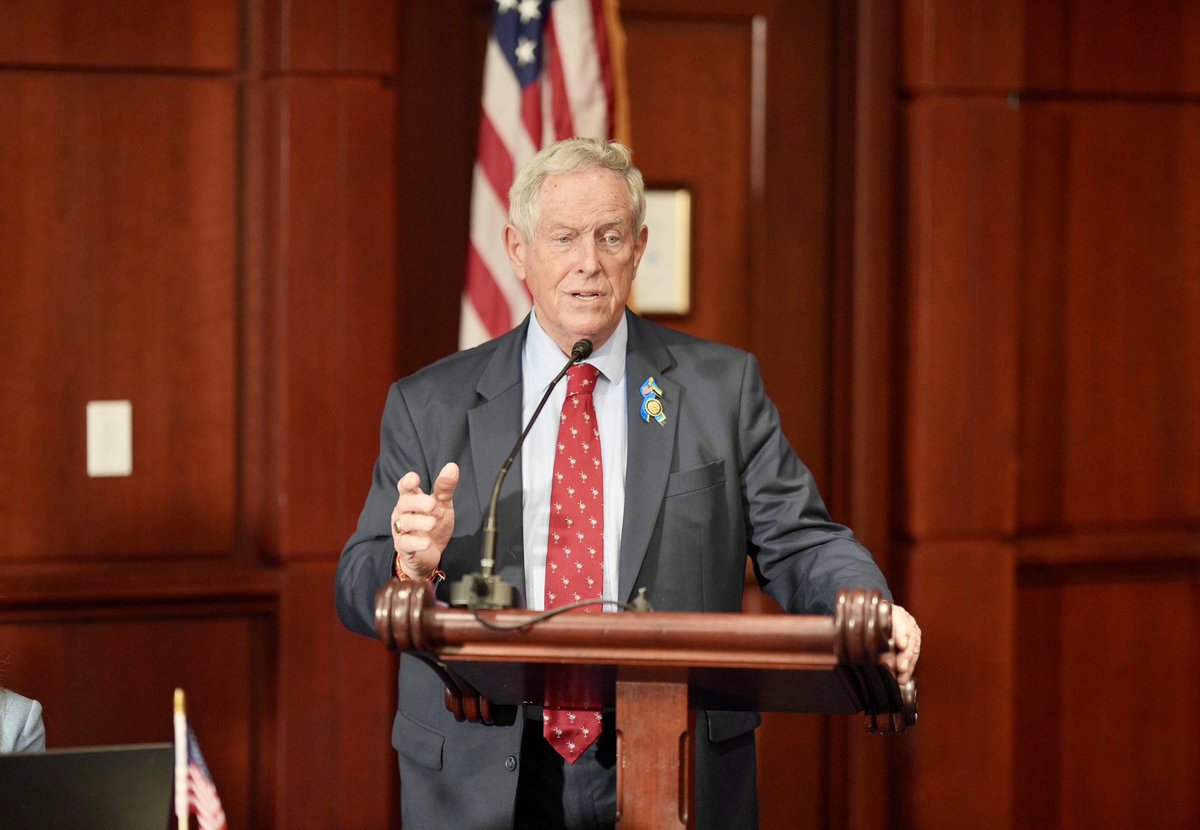 SyriaSAAPP's tweet photo. On the first day of our conference, “Building Bridges & Breaking Barriers,” we were honored to host @RepJoeWilson , Republican Congressman from South Carolina.

Rep. Wilson shared reflections from his recent visit to Damascus, including entering the Presidential Palace and meeting with President Ahmad Al-Sharaa. His remarks highlighted a significant moment in the evolving U.S.-Syria relationship and the importance of continued dialogue, stability, and mutual cooperation.

We are grateful for his participation and for the opportunity to engage in meaningful conversations on Syria’s future and U.S.-Syria relations. 🇺🇸🇸🇾

في اليوم الأول من مؤتمرنا “بناء الجسور وكسر الحواجز” تشرفنا باستضافة النائب جو ويلسون، النائب الجمهوري عن ولاية كارولاينا الجنوبية.

شارك النائب ويلسون انطباعاته من زيارته الأخيرة إلى دمشق، بما في ذلك دخوله القصر الرئاسي ولقائه بالرئيس أحمد الشرع. وقد سلطت كلمته الضوء على لحظة مهمة في تطور العلاقات الأمريكية السورية، وأهمية استمرار الحوار والاستقرار والتعاون المتبادل.

نحن ممتنون لمشاركته ولإتاحة هذه الفرصة لحوار بنّاء حول مستقبل سوريا والعلاقات الأمريكية السورية. 🇺🇸🇸🇾

#SyrianFriendsOnHill #USPolicy #Syria #Peace #DiasporaLeadership #diplomacy #UnitedForGood #FriendsOfSyria #BreakingBarriers #BuildingBridges @RepJoeWilson