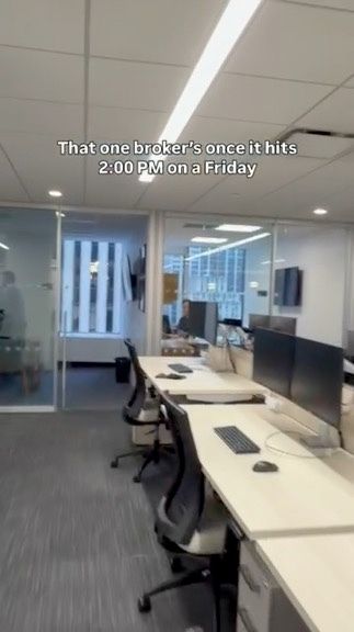 wearesurmount's tweet image. Summer Fridays are calling

#officehumor #corporate #almostfriday #financebro #brokerage