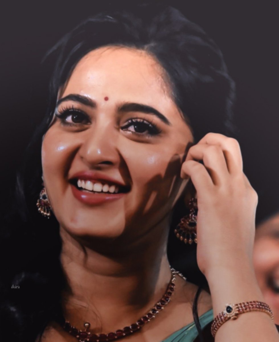 Sweetyfans_Club's tweet photo. Moon ❤️ 
@MsAnushkaShetty #AnushkaShetty #Kathanar https://t.co/VzRpzAxrTD