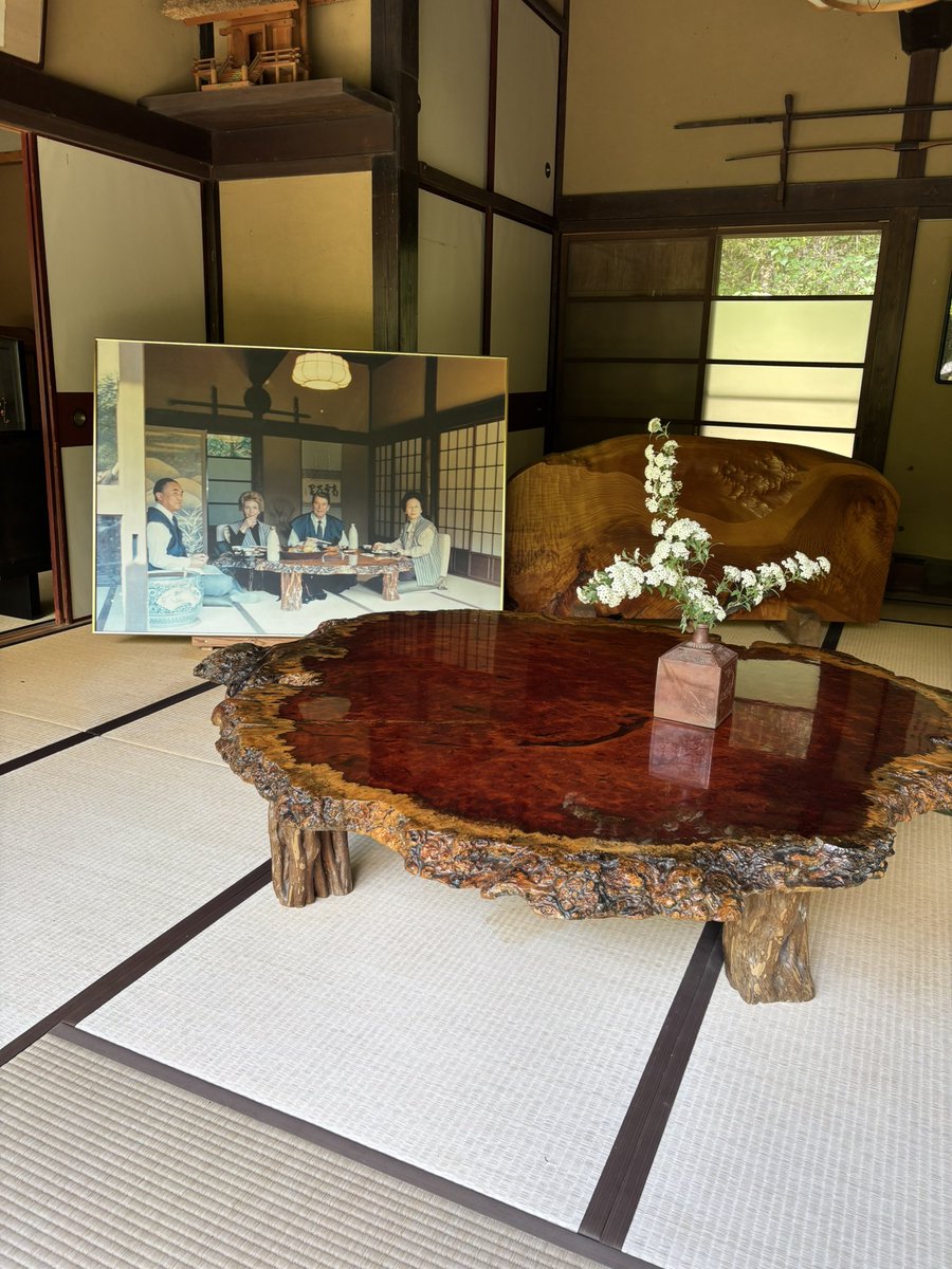 takudayakahee3's tweet photo. 今日は東京の日の出町にあります日の出山荘に行きました。時のアメリカ大統領夫妻を中曽根康弘総理大臣がもてなした首脳会談の聖地です。
なかなか見応えあるところでしたよ。

#聖地巡礼　#大統領 https://t.co/fmB2pw1QCM