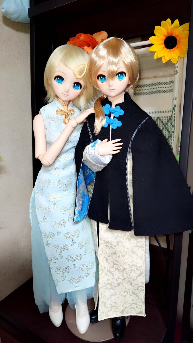 coolbottle1227's tweet photo. ドルパの戦利品のチャイナ服を2人に着せてみた❗
前からチャイナ服を着せたかったから満足😆
yurine様(@405701ama )のチャイナ服の袖もちょっと長いかな？くらいで長すぎくてちょうどいい😄
明日はお友達と撮影会する予定なので楽しみ✨

#THN_OF https://t.co/lUpU3FHL56