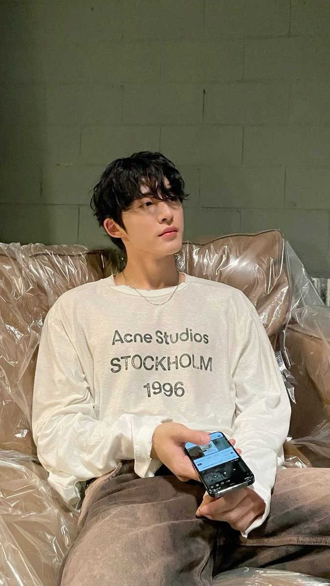 YU_BIN tweet media