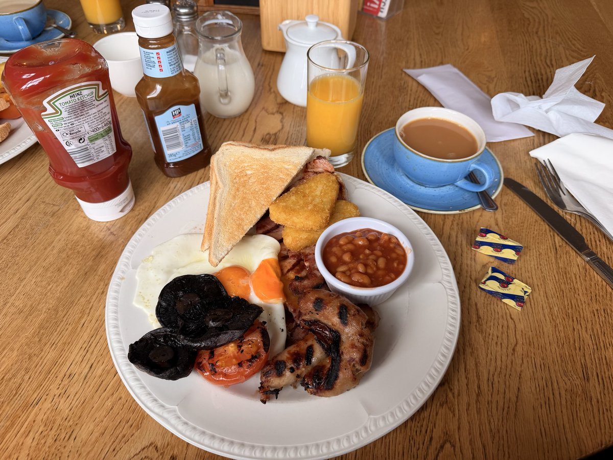 NatCBrooks's tweet image. The best breakfast every time @WMGCWeddings popped over to our old wedding venue for our belated anniversary visit 🍳🥓☕️🌳💦🦆
#lakeatbarston #anniversary #11yearsmarried💍 #breakfast #heron
