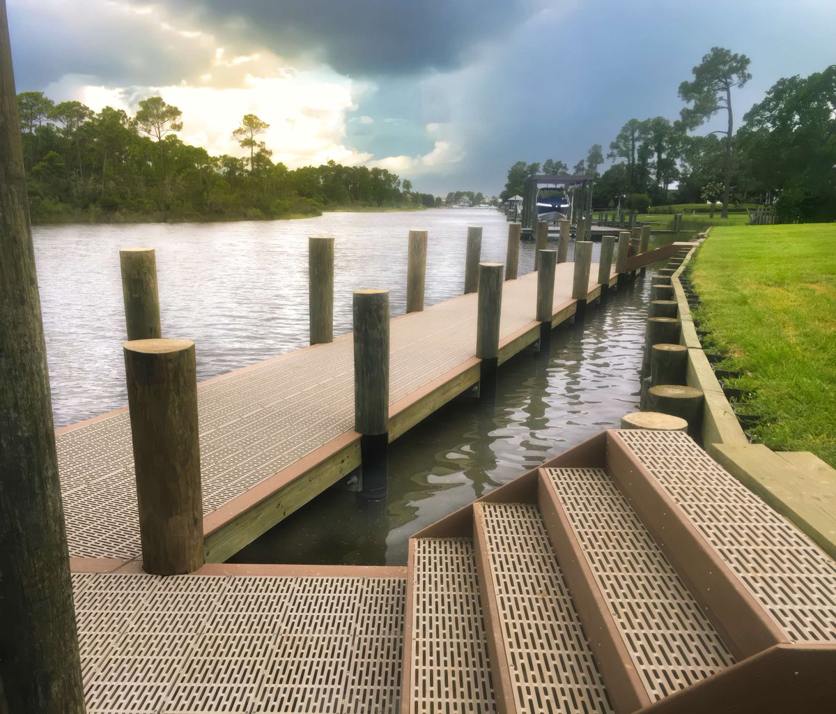 From the stairs to the dock, ThruFlow helps create waterfront access that feels safer, cleaner, and built to last. With a durable, maintenance-free, non-slip surface, it’s a smart fit for stairs, landings, and dock transitions.