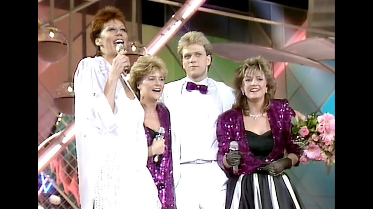 InEurovision's tweet image. On this day in 1985 the 30th contest took place from the Scandinavium in Gothenburg 🇸🇪 presented by Lill Lindfors
19 countries took part with Norway 🇳🇴 gaining its 1st victory with “La det swinge" performed by Bobbysocks 
#Eurovision #Norway #Sweden
