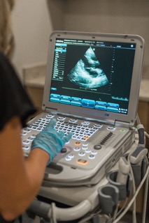 PlotlineHealth's tweet photo. HEARTLINE
🫀 Your heart is working for you 24/7. Are you returning the favor?
Heartline is where cardiovascular clarity begins. This foundational package combines physician-led consultation with advanced cardiac imaging — including Cleerly Coronary CT Angiography powered by AI plaque analysis, echocardiogram, and carotid artery Doppler — to detect arterial changes decades before a symptom ever appears.
This isn’t a routine checkup. This is a deep look at what’s actually happening inside your arteries, translated into a clear, personalized action plan by physicians who specialize in keeping you ahead of disease — not reacting to it.
Your heart has a story. Let’s make sure it’s a long one. 💜
📍 Learn more at https://t.co/1LoALKDWsd
#PlotlineHealth #HeartHealth #PreventiveMedicine #ConciergeHealthcare #KnowYourRisk