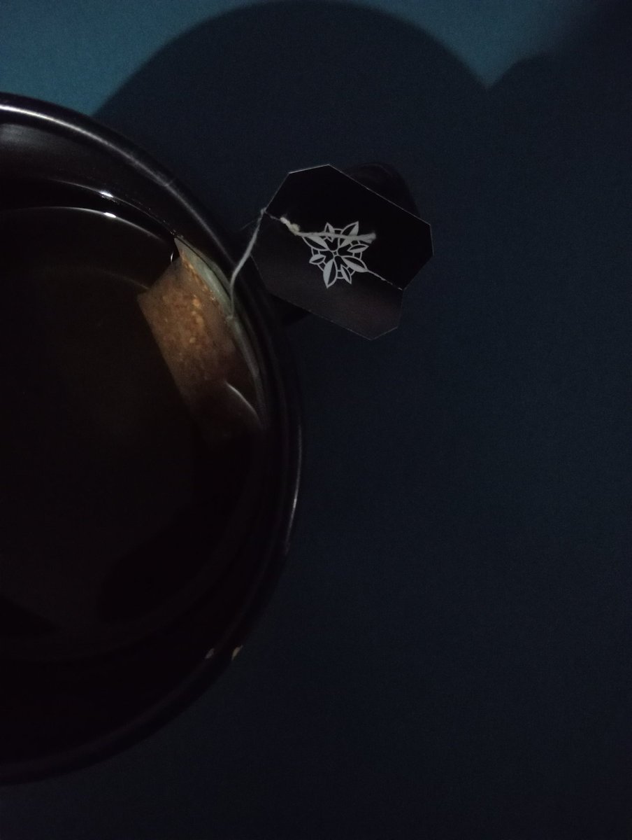 Oprobiante's tweet image. Días #Pimpollos, acá ya traemos #café y #té encima, igual que sueño. 🐓☕🍵