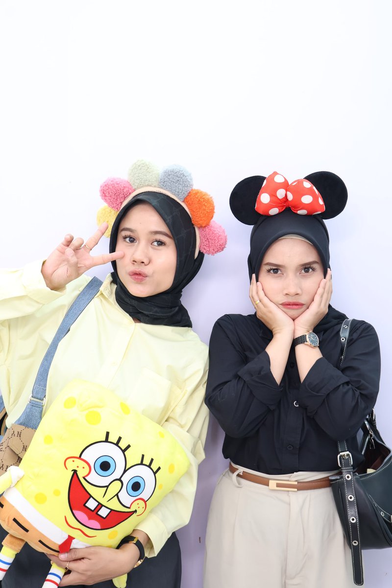 sykusky's tweet photo. love languagenya tanteku "jajanin ponakannya" aduh bismillah bude dapat jodoh yang love languagenya melebihi bude yaa🥹🫶🏻 https://t.co/pJPGDGNbnY