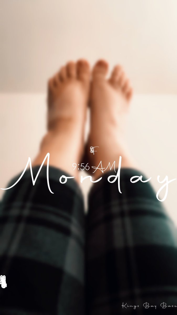 Rose04875274's tweet photo. Look at my adorable little feet! One has tan lines the other doesn’t! Your welcome to buy my non blurred photos! https://t.co/Uh5JcxXqiJ