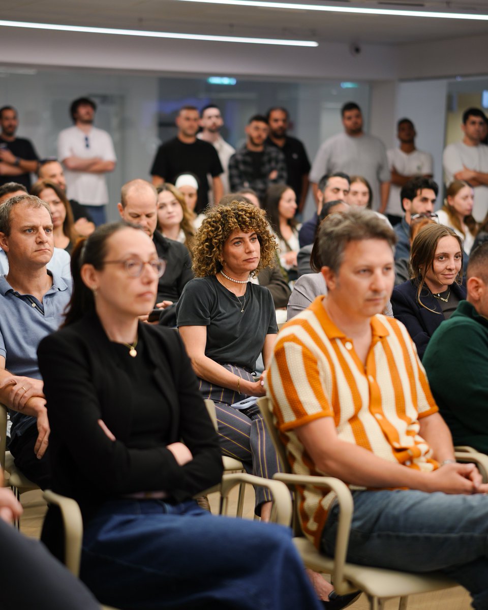 BTB_BeTheBank's tweet photo. השבוע עצרנו לרגע את העשייה היומיומית והתכנסנו יחד כדי להסתכל קדימה. שמענו על פיתוחים חדשים, יעדים שאפתניים ועדכונים משמעותיים ממש שעתידים לצאת לדרך בקרוב ויקחו אותנו לשלב הבא.

אבל מעבר לחדשות, זו הייתה הזדמנות מדהימה להסתכל על הדרך שאנחנו עושים. לראות איך אנחנו ממשיכים לצמוח, להתפתח ולהרחיב את ההשפעה שלנו בשוק, והכל בזכות ההון האנושי המדהים שמרכיב את החברה הזו.