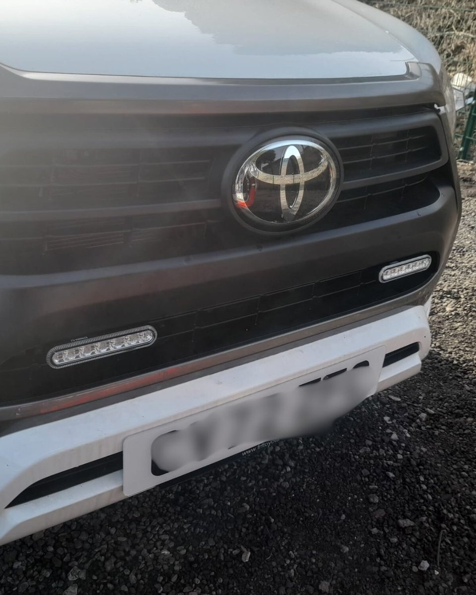KitsnBits's tweet image. 𝐋𝐢𝐠𝐡𝐭 𝐛𝐚𝐫𝐬 𝐜𝐨𝐦𝐞 𝐢𝐧 𝐛𝐢𝐠 𝐚𝐧𝐝 𝐥𝐢𝐭𝐭𝐥𝐞 𝐩𝐚𝐜𝐤𝐚𝐠𝐞𝐬.🚨🔦

This #Mini #Light Bar, #Grille #Strobes and Rear Strobes were fitted to a #Toyota Hilux 1. 

Call 01446 334005 or view our range of lighting and beacons here: bit.ly/3vVIxlc