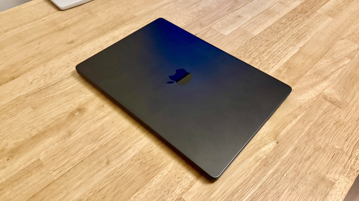 tsubacky's tweet photo. およそ10年ぶりの
新Mac Book Pro💻 https://t.co/o8xGYFqIgs