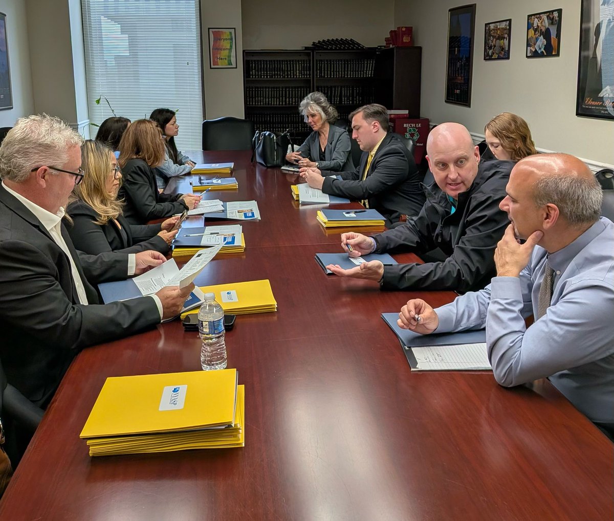 nyasp's tweet photo. #NYASPLobbyDay Team in Senator Mayer’s conference room 💙 Support A.1746/S.3278 &amp; S.9611/A.10894 📣#PreschoolersCantWait #MentalHealthMatters 
Join the digital advocacy campaign here:
https://t.co/3MMbG01aem https://t.co/WKQvMUYChk