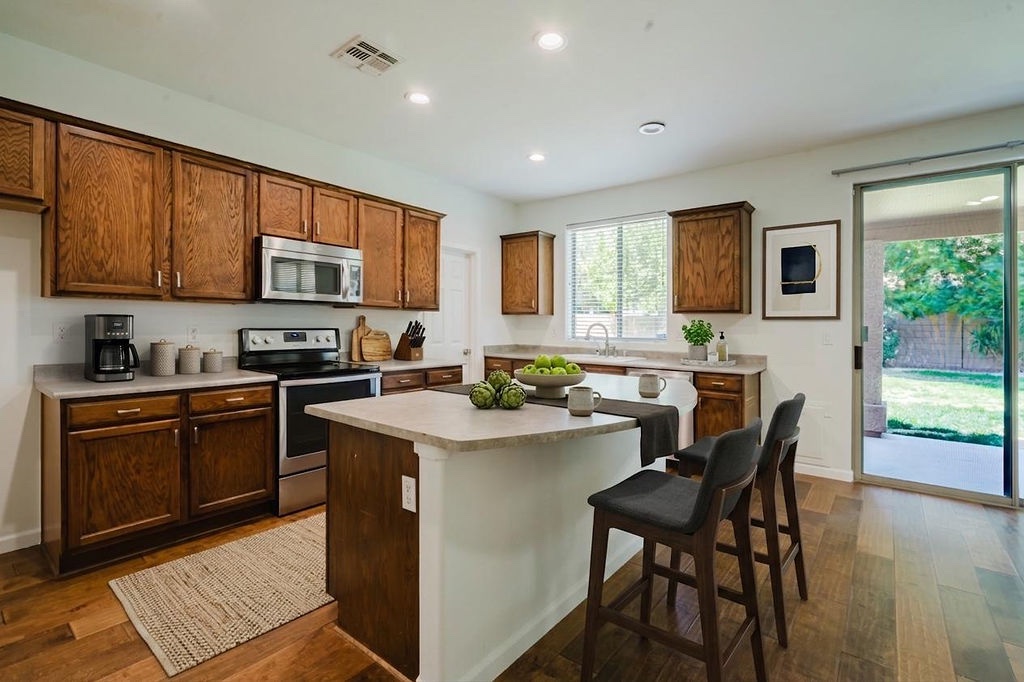 ParkerRealty's tweet photo. 𝑱𝒖𝒔𝒕 𝑳𝒊𝒔𝒕𝒆𝒅 and 𝐔𝐧𝐝𝐞𝐫 𝐂𝐨𝐧𝐭𝐫𝐚𝐜𝐭 in 48 Hours by ⭐️𝓣𝓱𝓮 𝓡𝓸𝓬𝓴 𝓢𝓽𝓪𝓻 𝓞𝓯 𝓡𝓮𝓪𝓵 𝓔𝓼𝓽𝓪𝓽𝓮⭐️

📍9034 W. Irma Ln. Peoria, AZ

Now Under Contract in Dove Valley Ranch, Peoria! https://t.co/2nzuRXj2yw