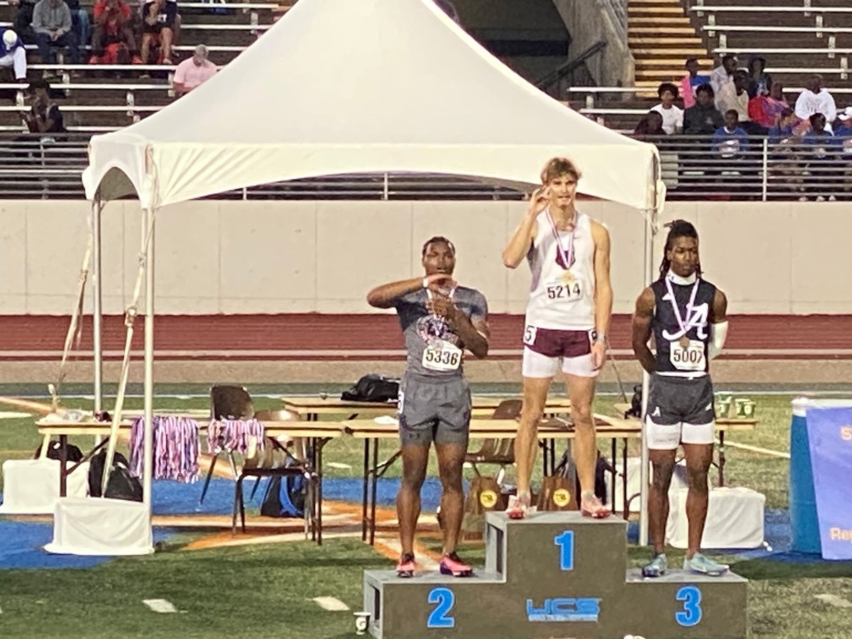 KilleenISD_'s tweet photo. What a regional meet weekend for Killeen ISD track and field! Two Shoemaker boys relay teams, two Chaparral girls relay teams and one Bobcat individual qualified for the UIL State Championships in Austin! Overall, KISD had athletes in 30 events across the Class 5A Region II and Class 6A Region II meets Friday and Saturday, showcasing a deep talent pool. #WeAreKISD
Read more: https://t.co/79DCJkgu9Y