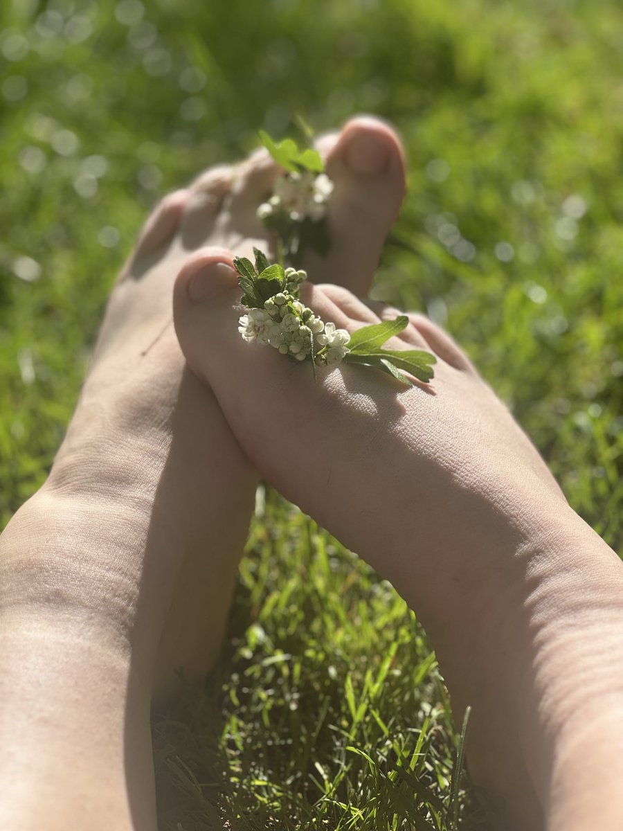 ZarasF33t00's tweet photo. Donβt you just love when the sun is shining βοΈππ
Ways to pay:
FEET FINDER: https://t.co/MowthUW3Fv
THRONE: https://t.co/eJ0HqIWprP
#findom #selling #sellingcontent #UK #UKbased #feet #feetfinder #throne #cash #cashpig #pig #piggy https://t.co/196UjYy5uU
