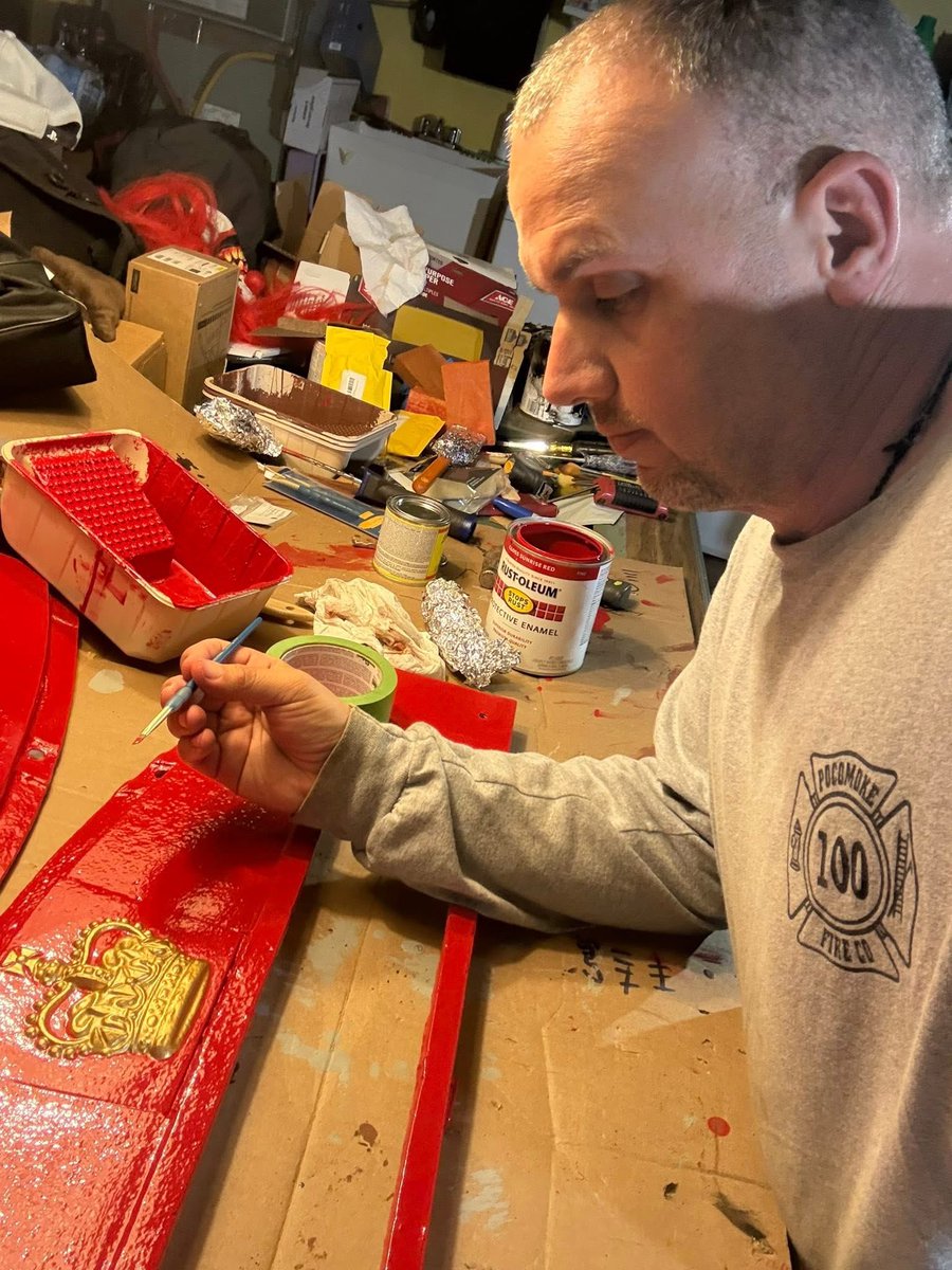 BritishCornerMD's tweet photo. Stripped down to bare metal, this British phone box was fully disassembled, primed with rust-preventative coating, and finished with four coats of paint before being brought back to life in Maryland. From scrap to history restored.

#MarylandsBritishCorner https://t.co/n51GMNqQXm