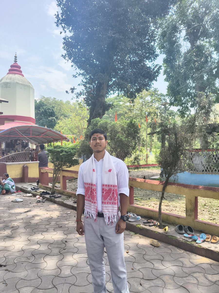 Bhaskar37141417's tweet photo. हर हर महादेव 🕉️🛐 https://t.co/7mPx8TUE6B