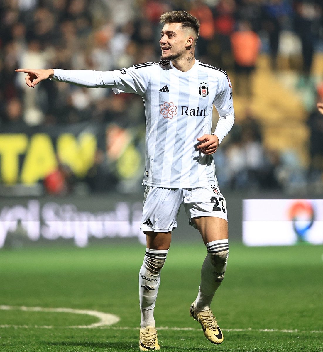 SERKAN 🦅 tweet media