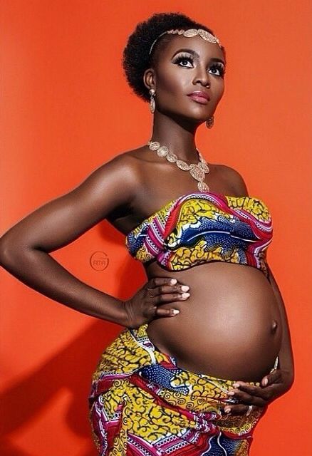 nicksonmwangale's tweet photo. 🎄🎄ATI huyo dame amesema!!?,
Atii Huawezi beba nini......
Muache na hapo.....beba huyo mwingine 🎄🎄 https://t.co/0hvqsmSAO1