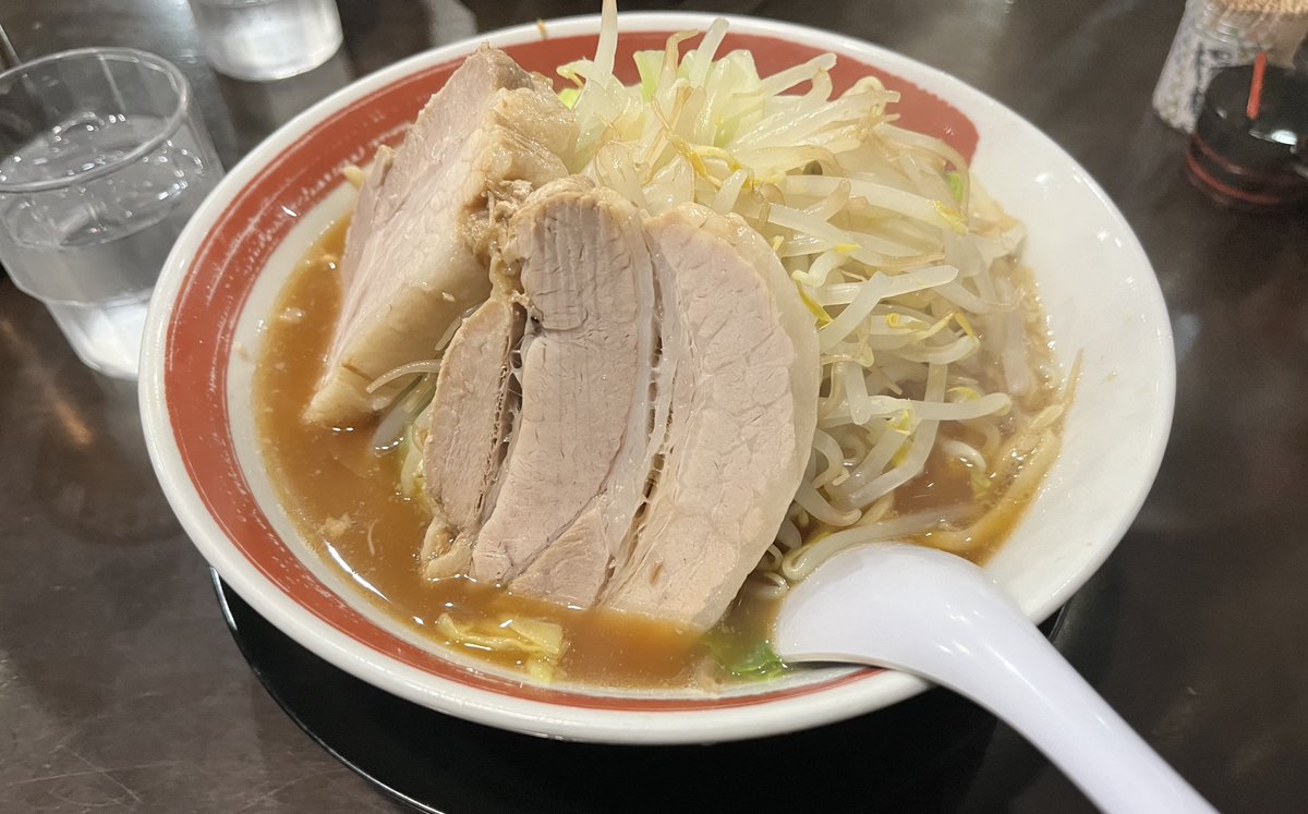 夢の始まり

誰に与えられても

終わりはきっと

自分しか決められないと

知った今

「此処に居た」と

忘れさせない証

この歌声が響くとき

輝きは永遠に

#神谷奈緒Pラーメン部
#NoodleLight
#ちとちよPフードファイター部