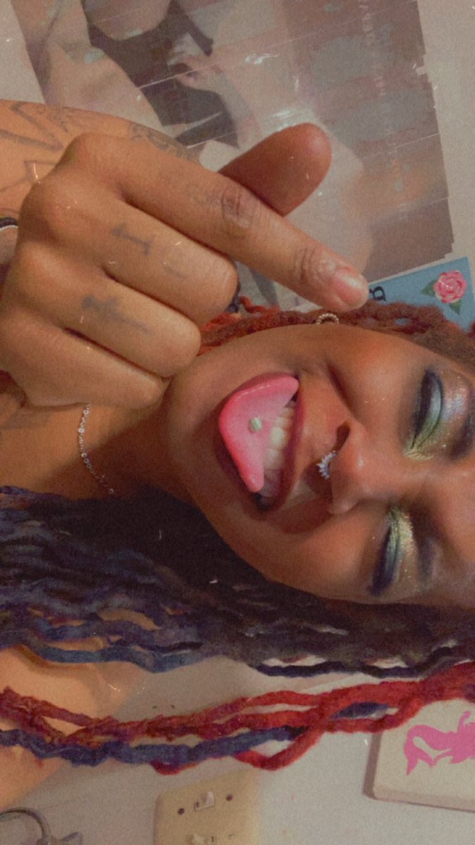 92sturdy's tweet image. Too many Diamonds, 📸 Camera Glitch 😎💖 Jus anotherrrr day in the Life of the BOSS 👑 #lookoftheday #gorgeous #fypage #imher #makeupinspo