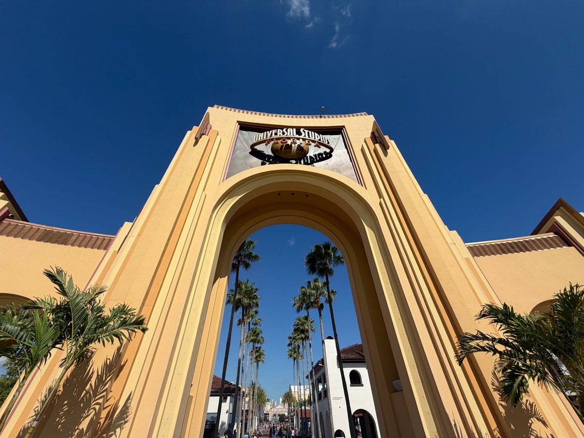 Inside Universal tweet media