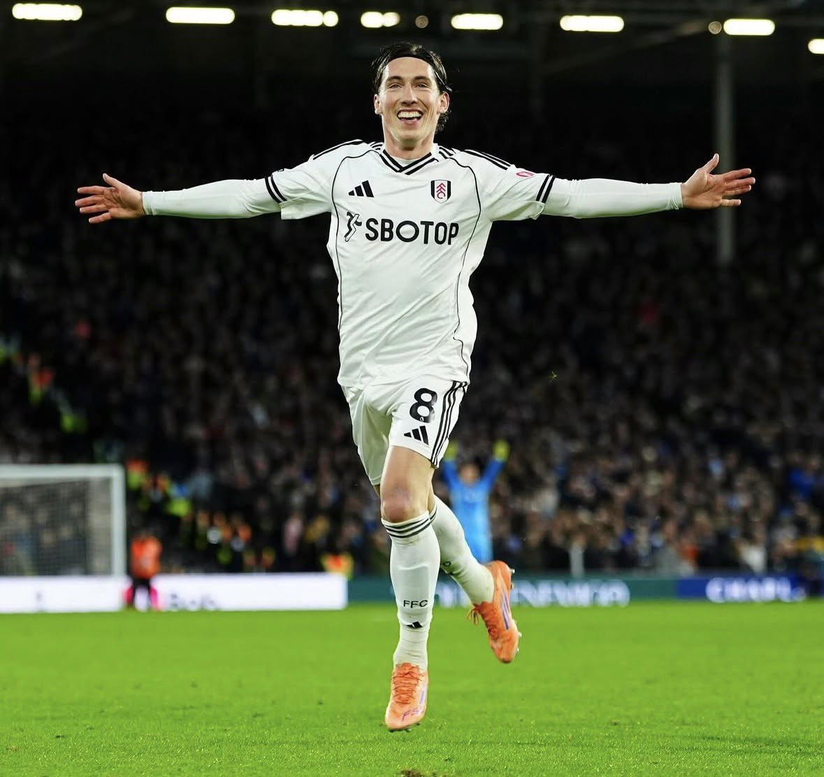ajansfenercom's tweet photo. SON DAKİKA | Yağız Sabuncuoğlu:

"Fenerbahçe mevcut yönetimi Harry Wilson ile de görüşüyordu!" https://t.co/Hp9AieLMMg