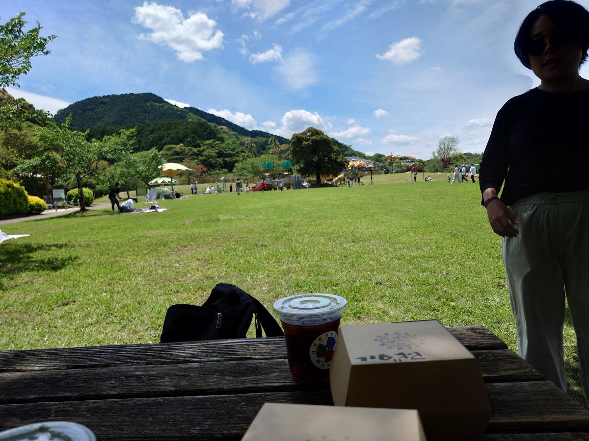Suwa1803D's tweet photo. 阿蘇から速攻戻って娘と孫とでハングリーモンスターのサンドイッチ🥪を買って佐野植物公園へ

久しぶりに公園遊び✨ https://t.co/gHlDzALhHC