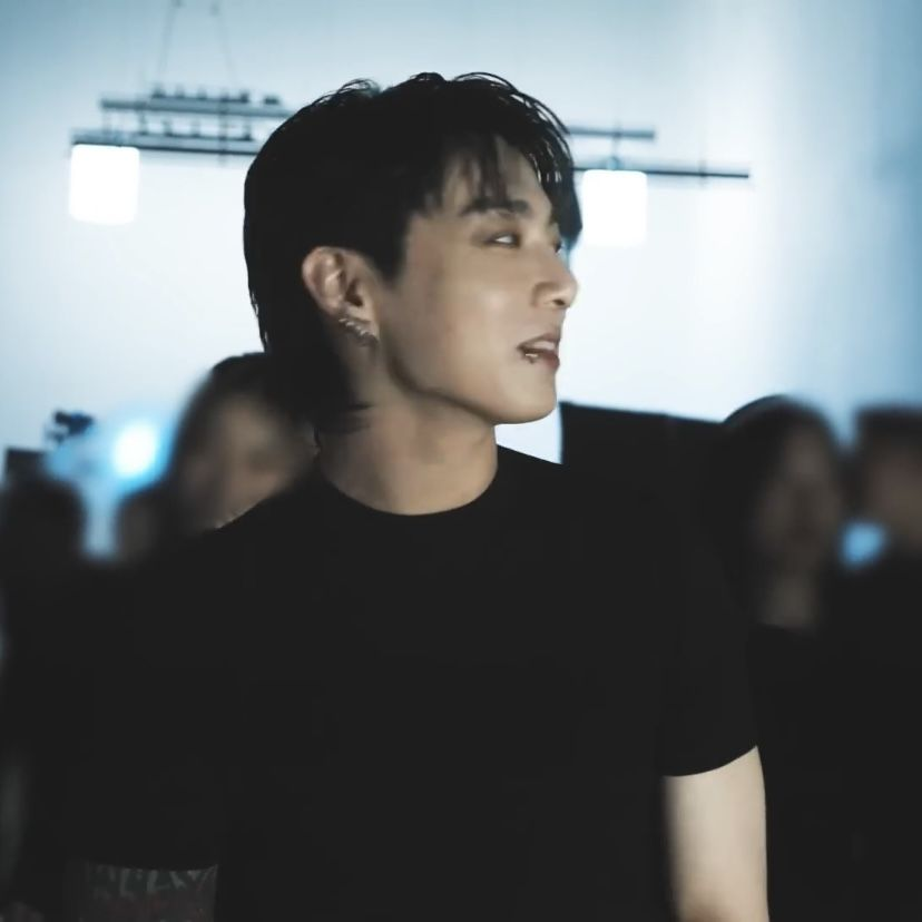 cha🐰⁷ is seeing bts soon | saw hobi | ⊙⊝⊜ tweet media