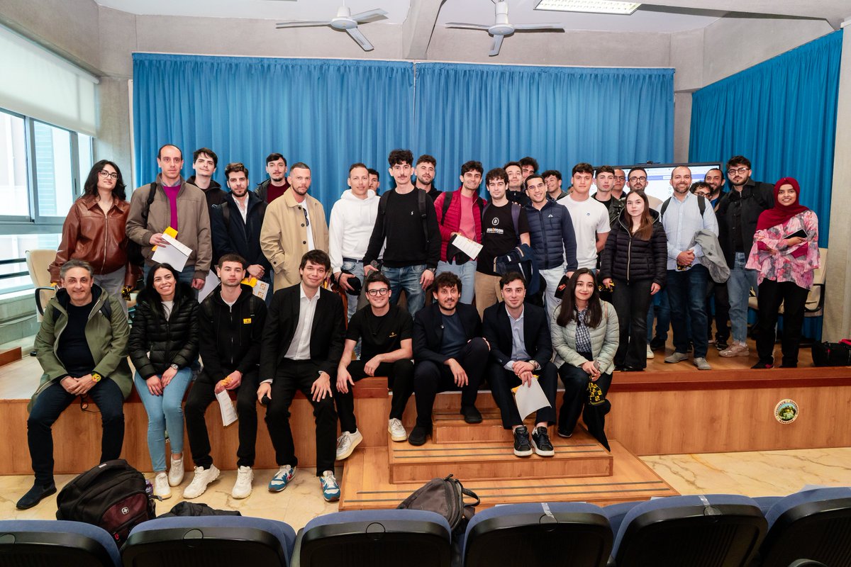 BinanceItalian's tweet photo. Workshop Binance all’Università di Messina 📚

Oltre 100 studenti e docenti hanno partecipato al primo evento Binance in Sicilia con speech su Bitcoin, Web3 e interventi di professori.

Grazie di cuore a tutta UniMe per l’entusiasmo! https://t.co/KBLFesYr7w