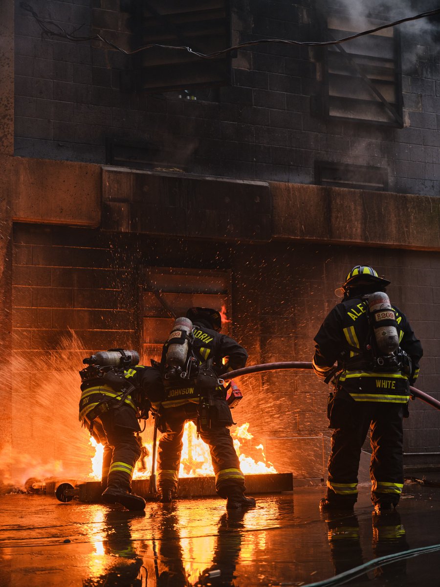 AlexandriaVAFD's tweet photo. Happy #InternationalFirefightersDay! Today we honor the courage and dedication of firefighters who protect lives, property, and community. We also honor those who made the ultimate sacrifice in the line of duty. Join us in thanking firefighters everywhere for their service! #IFFD https://t.co/8fGtvEW6c4