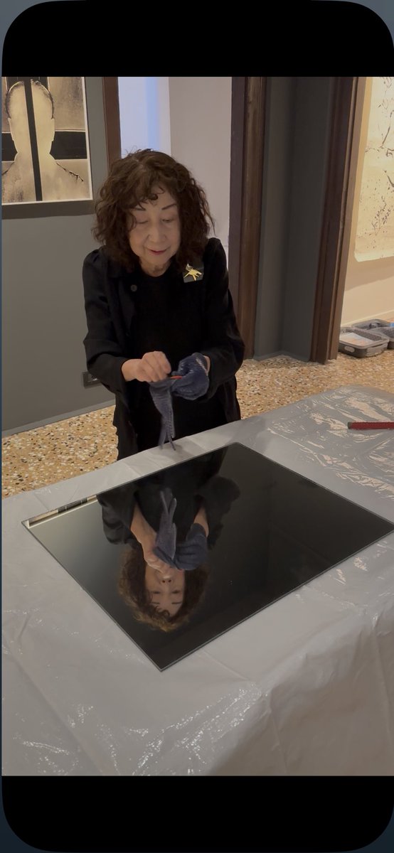 rACA0sRc2v58474's tweet image. #Artist #Sculptor #Exhibition # Venice # Palazzo Bembo              KIYOMI SAKAGUCHI, Sculptor.   Now I'm working at Palazzo Bembo. Under the breaking the mirror . Soon exhibition will start .please come to visit me!