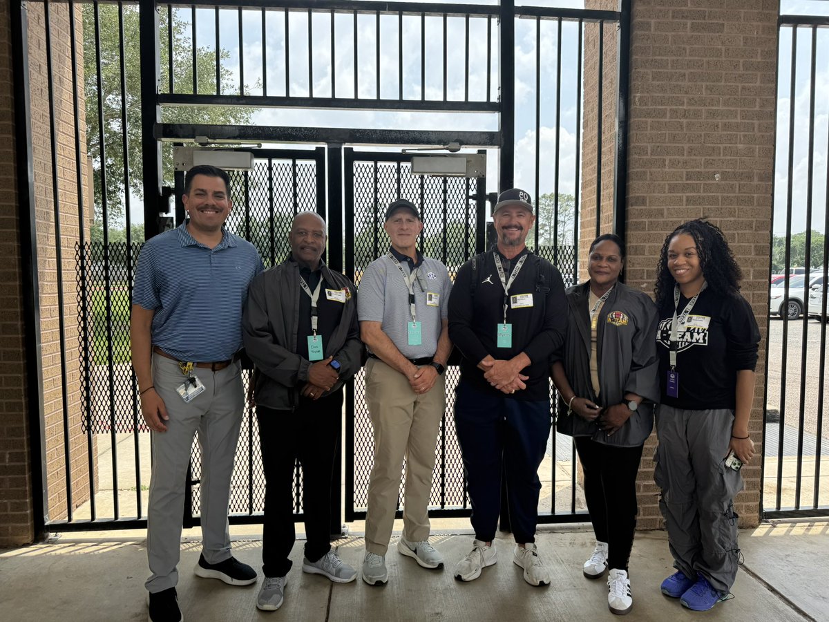 SBISD Future Officials Academy 🏈⚾️🏐⚽️🏀 tweet media