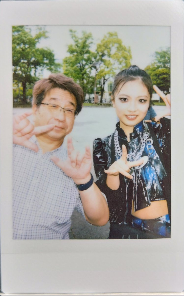 ken15618's tweet photo. 5月のライブ6⑪

2026/5/4(月)
『SHINKOIWA FOOD TRUCK JAM』
会場：新小岩公園

#HEROINE CIRCUS #HEROINECIRCUS
#ヒロインサーカス @HEROINE_CIRCUS
#MARIA ❤️ 
#KAEDE 💜
#COCONA 💛
#MIKI 💙
#NANAKO 💚

#2605Liveチェキツイ

MIKI https://t.co/5qGDKOfUGM