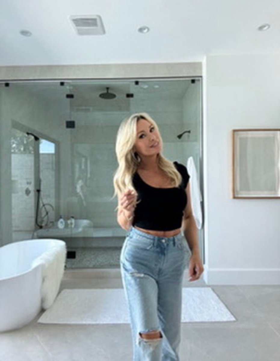 Christina Reeder tweet media