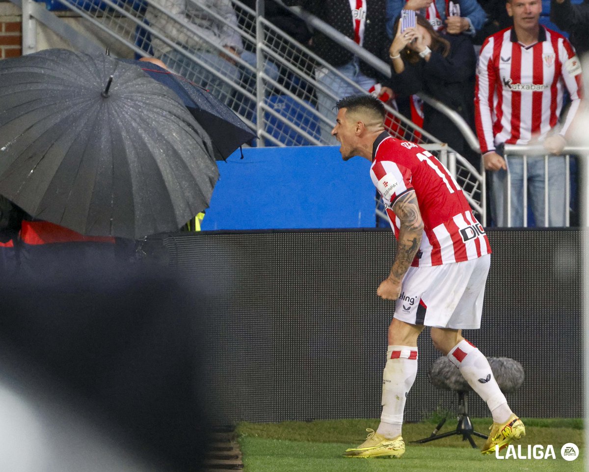 Yuri Berchiche tweet media