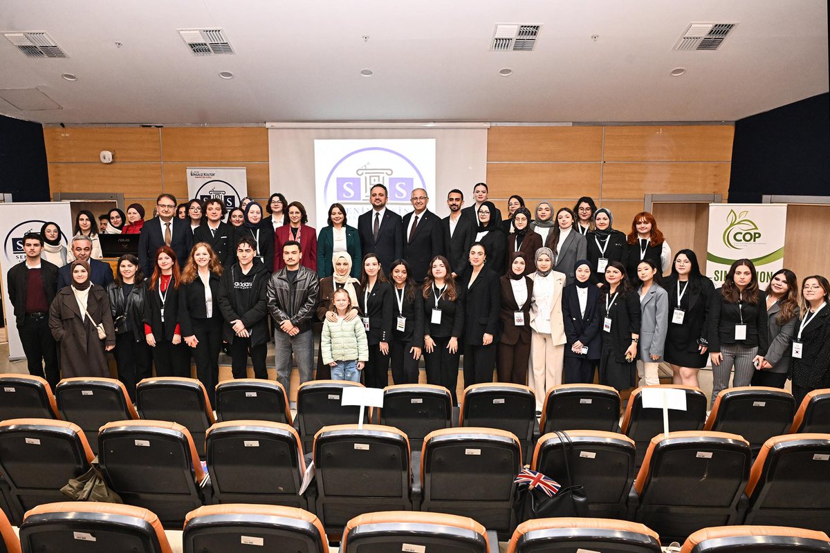 kou92official's tweet photo. Kocaeli Üniversitesi ev sahipliğinde düzenlenen “Gençlik ve İklim Diplomasisi Buluşması” kapsamında, iklim değişikliği, sürdürülebilirlik ve gençliğin bu alandaki rolünün ele alındığı söyleşi ve soru-cevap etkinliği gerçekleştirildi.

🌐 https://t.co/FE3awzhk4V https://t.co/R7hvARHON0