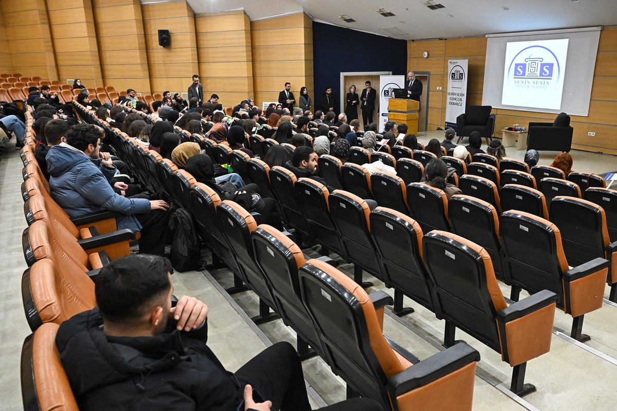 kou92official's tweet photo. Kocaeli Üniversitesi ev sahipliğinde düzenlenen “Gençlik ve İklim Diplomasisi Buluşması” kapsamında, iklim değişikliği, sürdürülebilirlik ve gençliğin bu alandaki rolünün ele alındığı söyleşi ve soru-cevap etkinliği gerçekleştirildi.

🌐 https://t.co/FE3awzhk4V https://t.co/R7hvARHON0