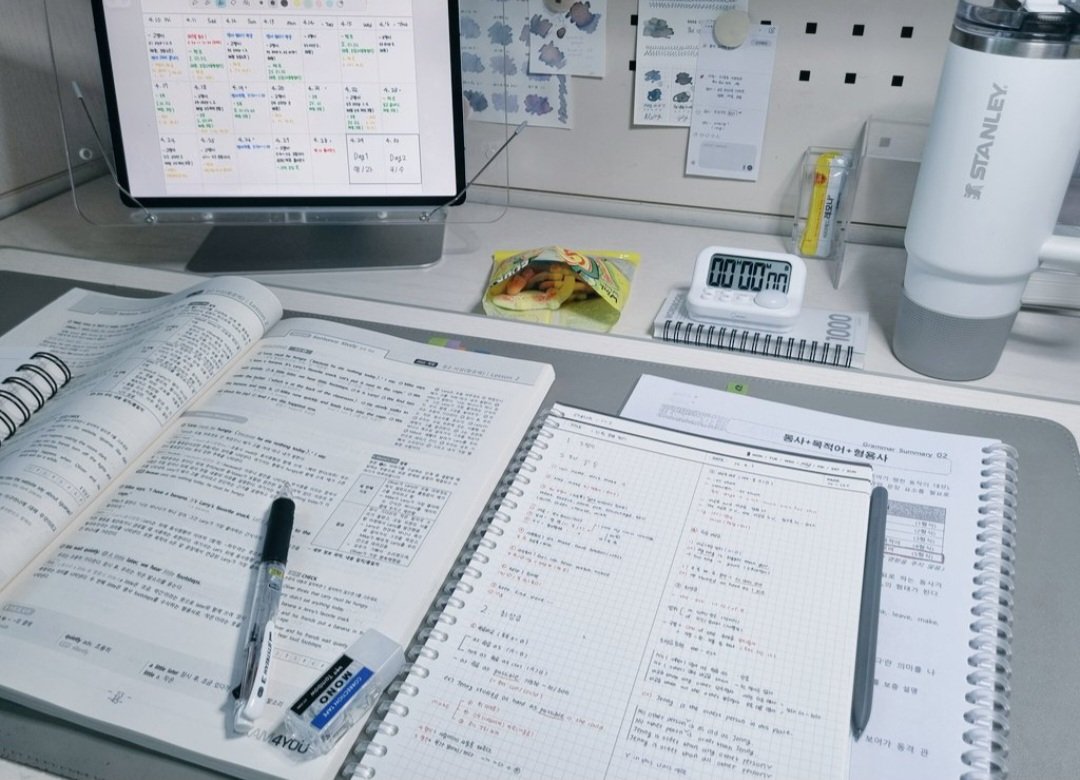 무지 tweet media