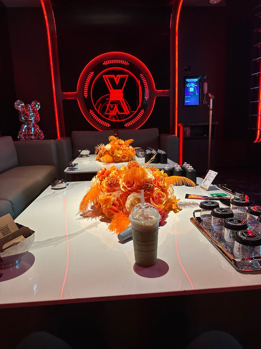 Owl tweet media