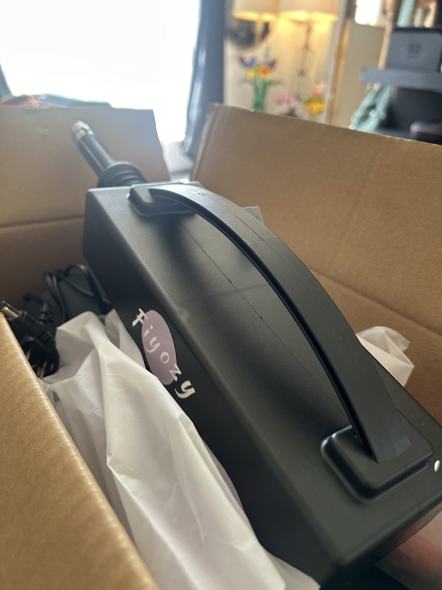 MiaRyder_'s tweet photo. got a new toy 👀
that means it’s time for some new videos 😮‍💨😈 https://t.co/m2vUazKF2d